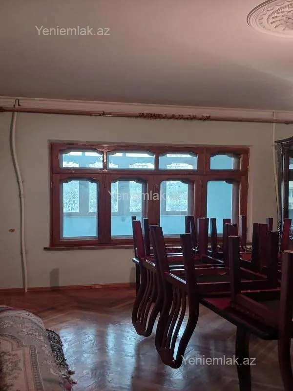 Satılır 4 otaqlı köhnə tikili 80 m²