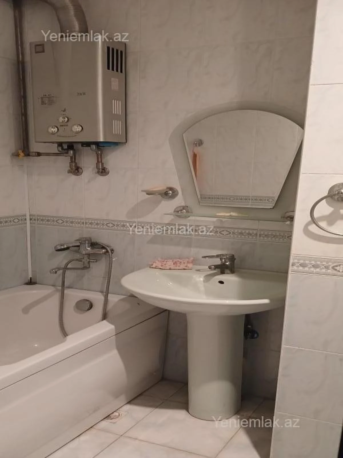 Satılır 4 otaqlı köhnə tikili 80 m²