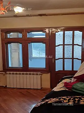 Satılır 4 otaqlı köhnə tikili 80 m²
