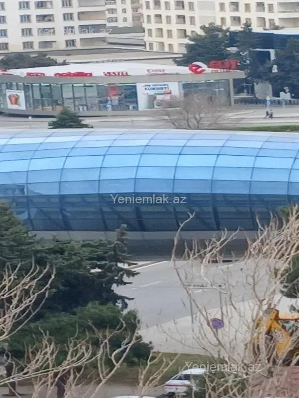 Satılır 4 otaqlı köhnə tikili 80 m²