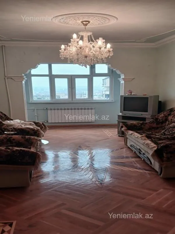 Satılır 4 otaqlı köhnə tikili 80 m²