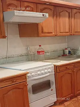 Satılır 4 otaqlı köhnə tikili 80 m²