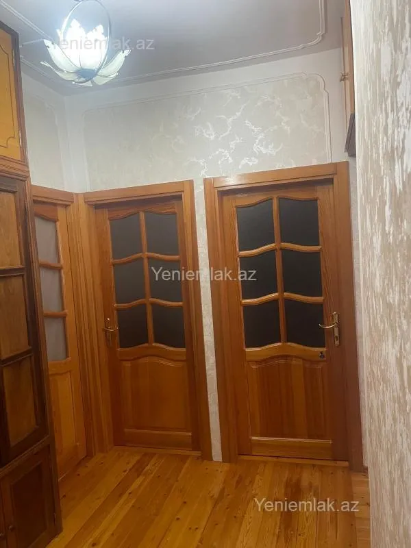 Satılır 3 otaqlı köhnə tikili 85 m²
