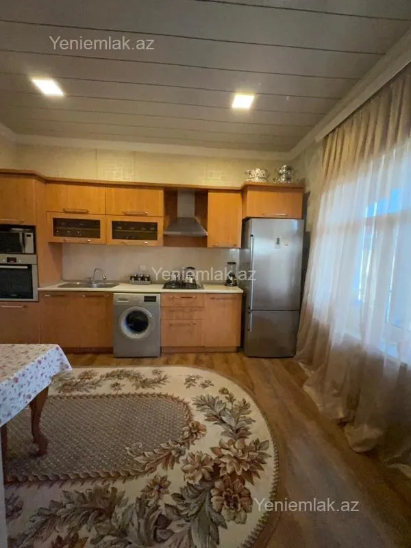Satılır 5 otaqlı həyət evi 200 m²