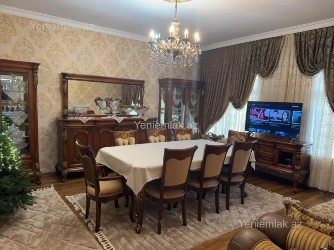 Satılır 5 otaqlı həyət evi 200 m²