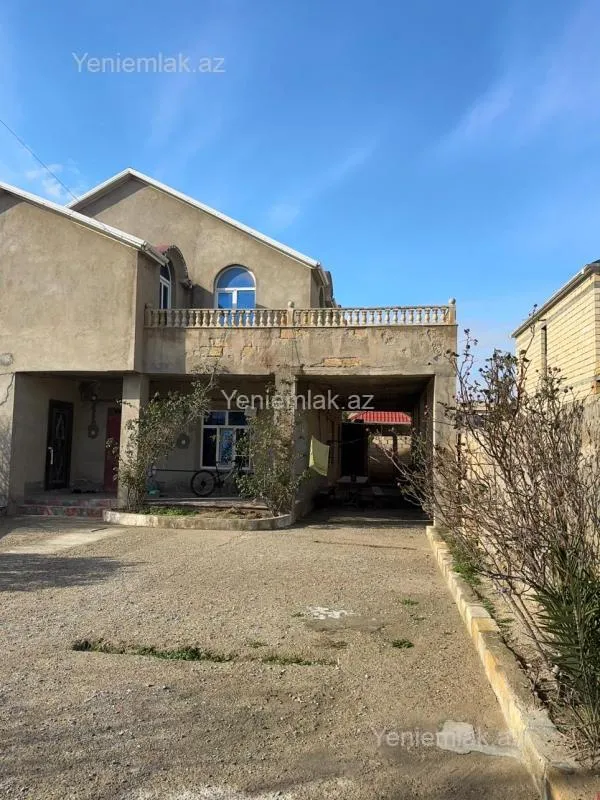 Satılır 5 otaqlı həyət evi 200 m²