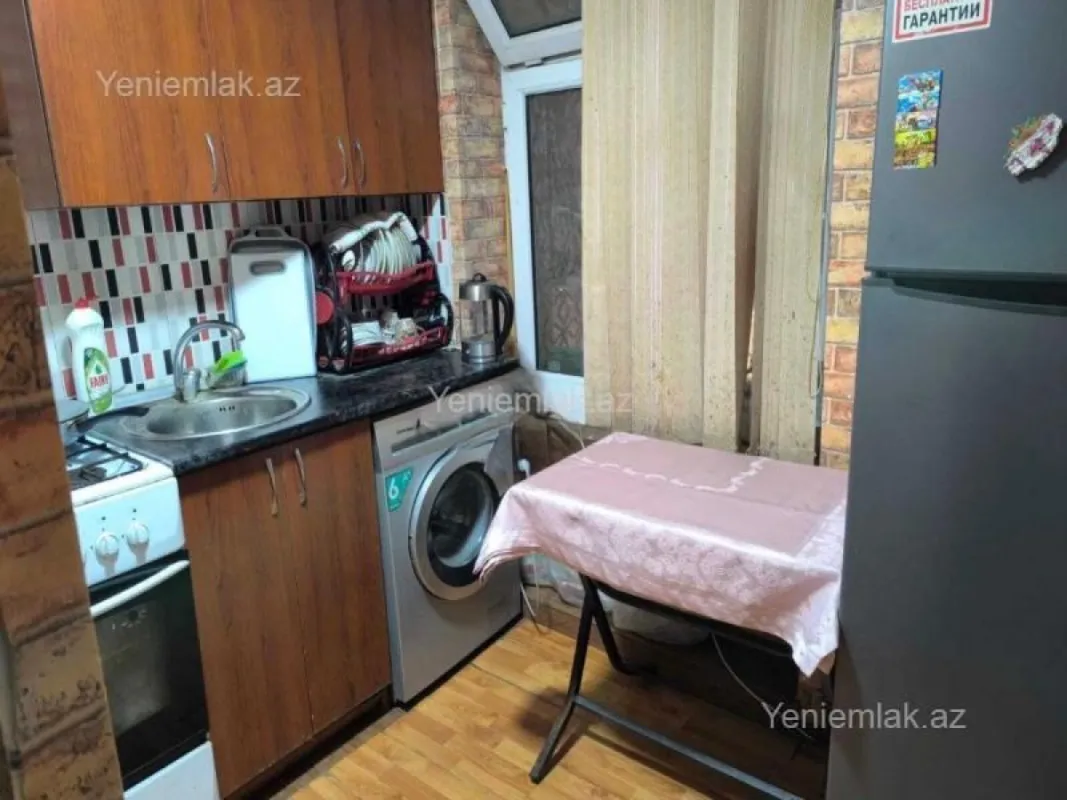 Satılır 2 otaqlı köhnə tikili 45 m²