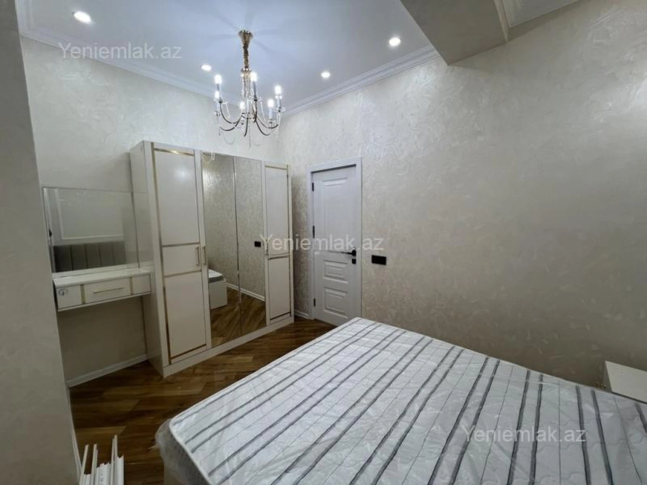 Satılır 3 otaqlı yeni tikili 80 m²