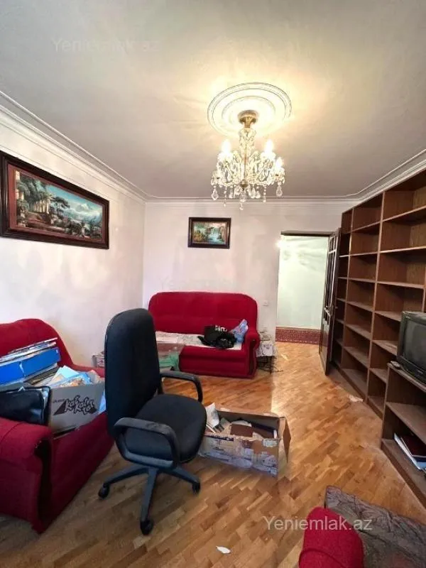 Satılır 3 otaqlı köhnə tikili 90 m²