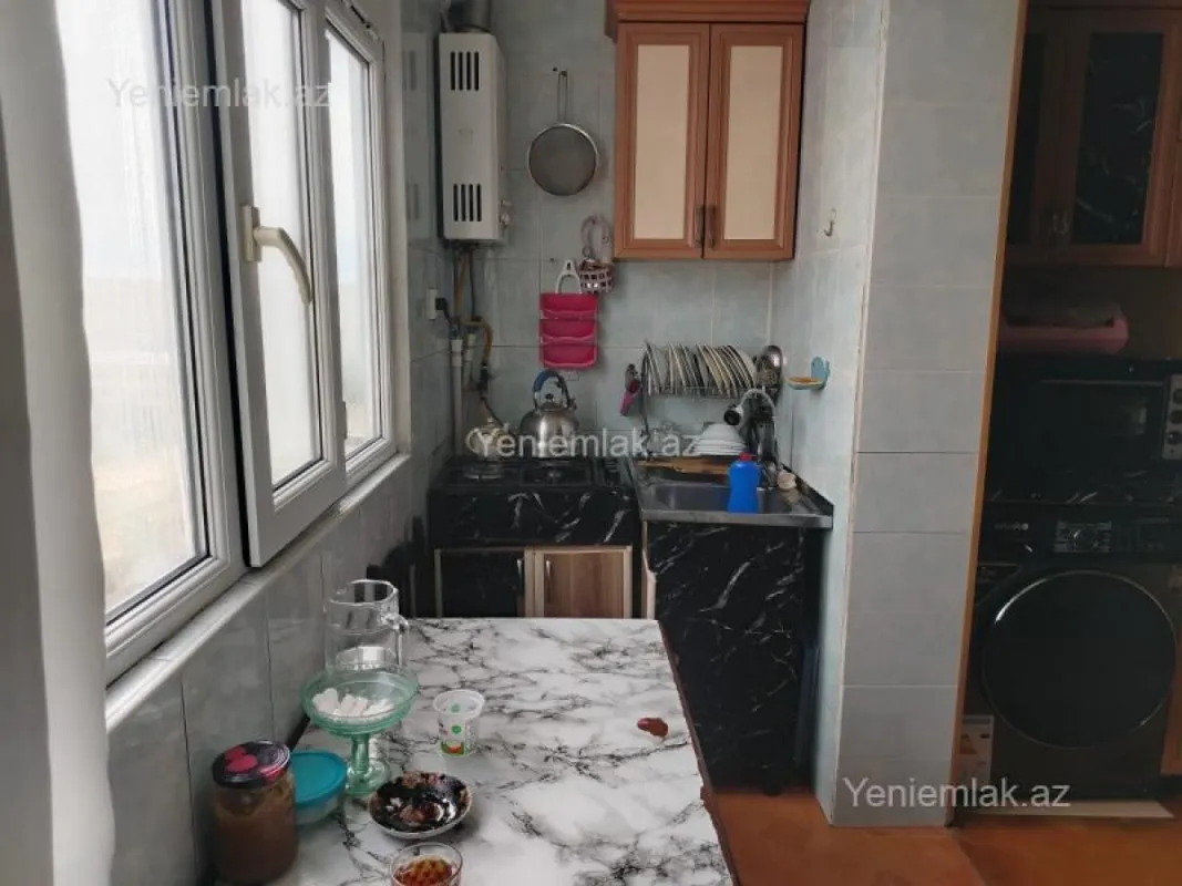 Satılır 2 otaqlı köhnə tikili 56 m²