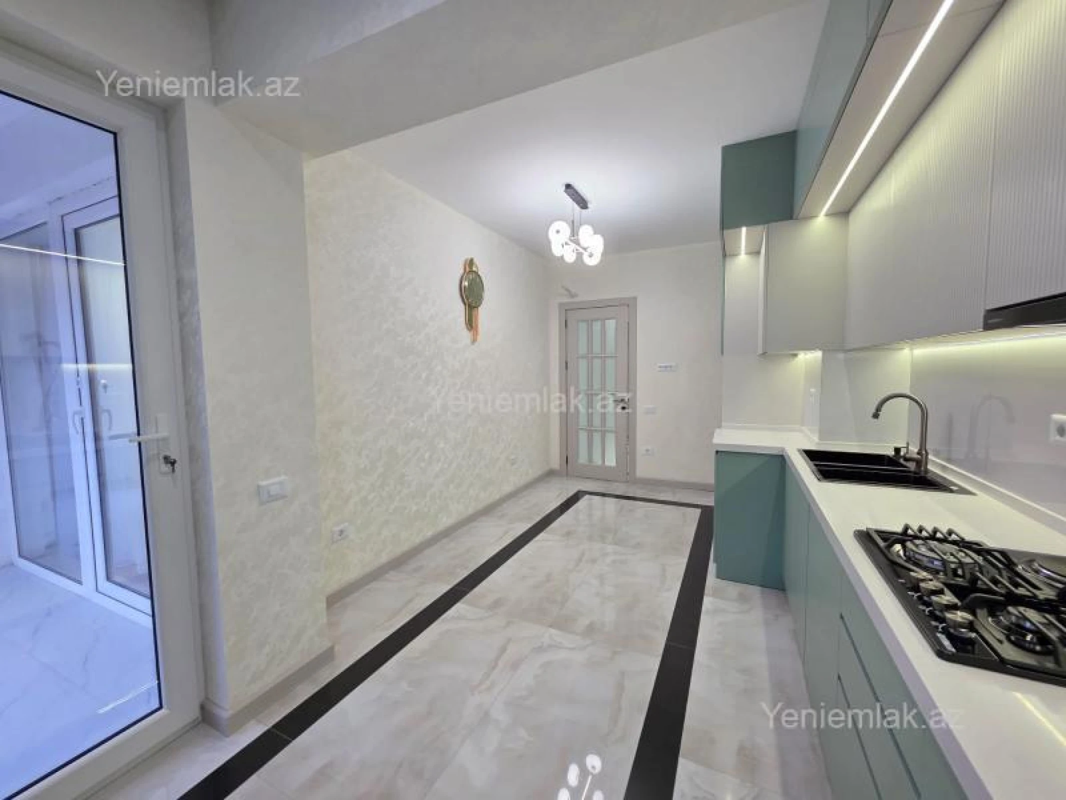 Satılır 3 otaqlı yeni tikili 128 m²