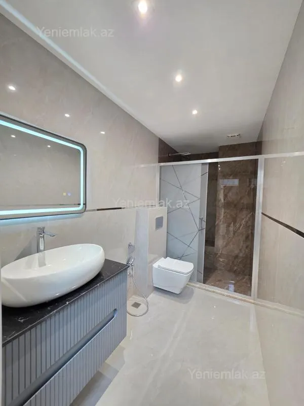 Satılır 3 otaqlı yeni tikili 128 m²