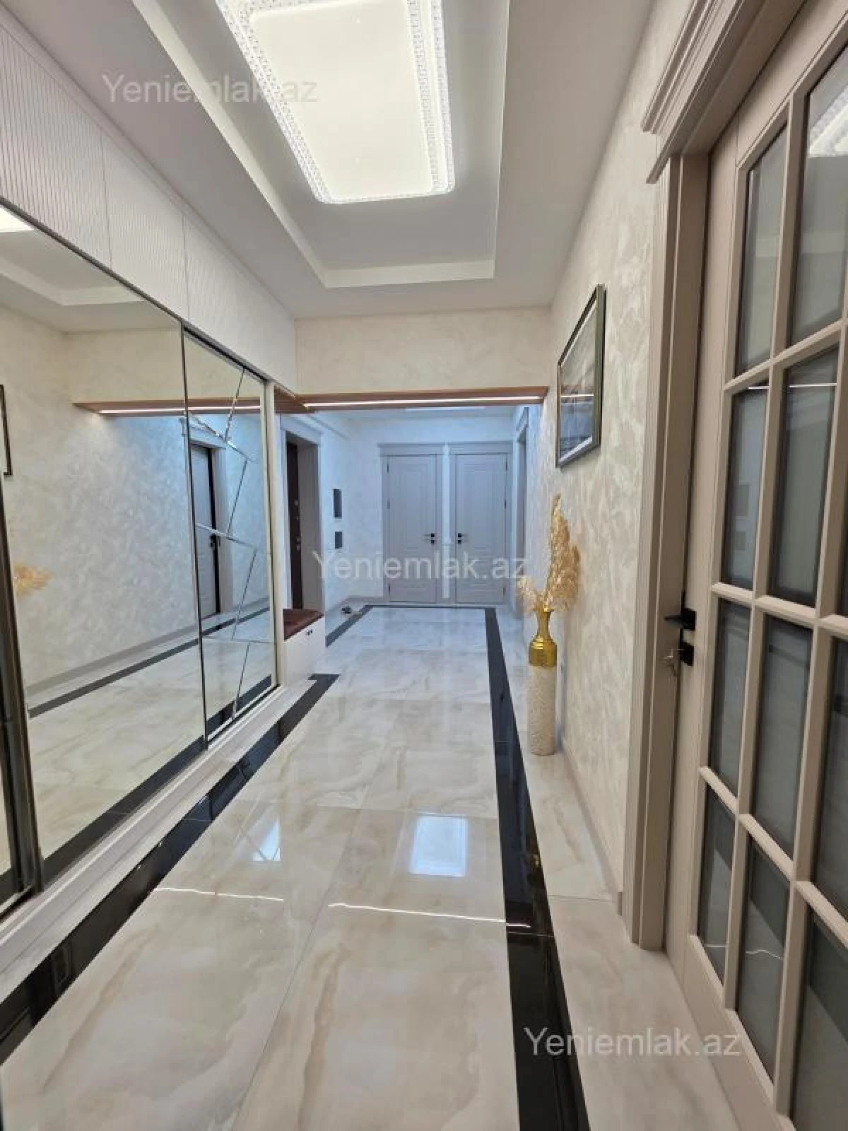 Satılır 3 otaqlı yeni tikili 128 m²