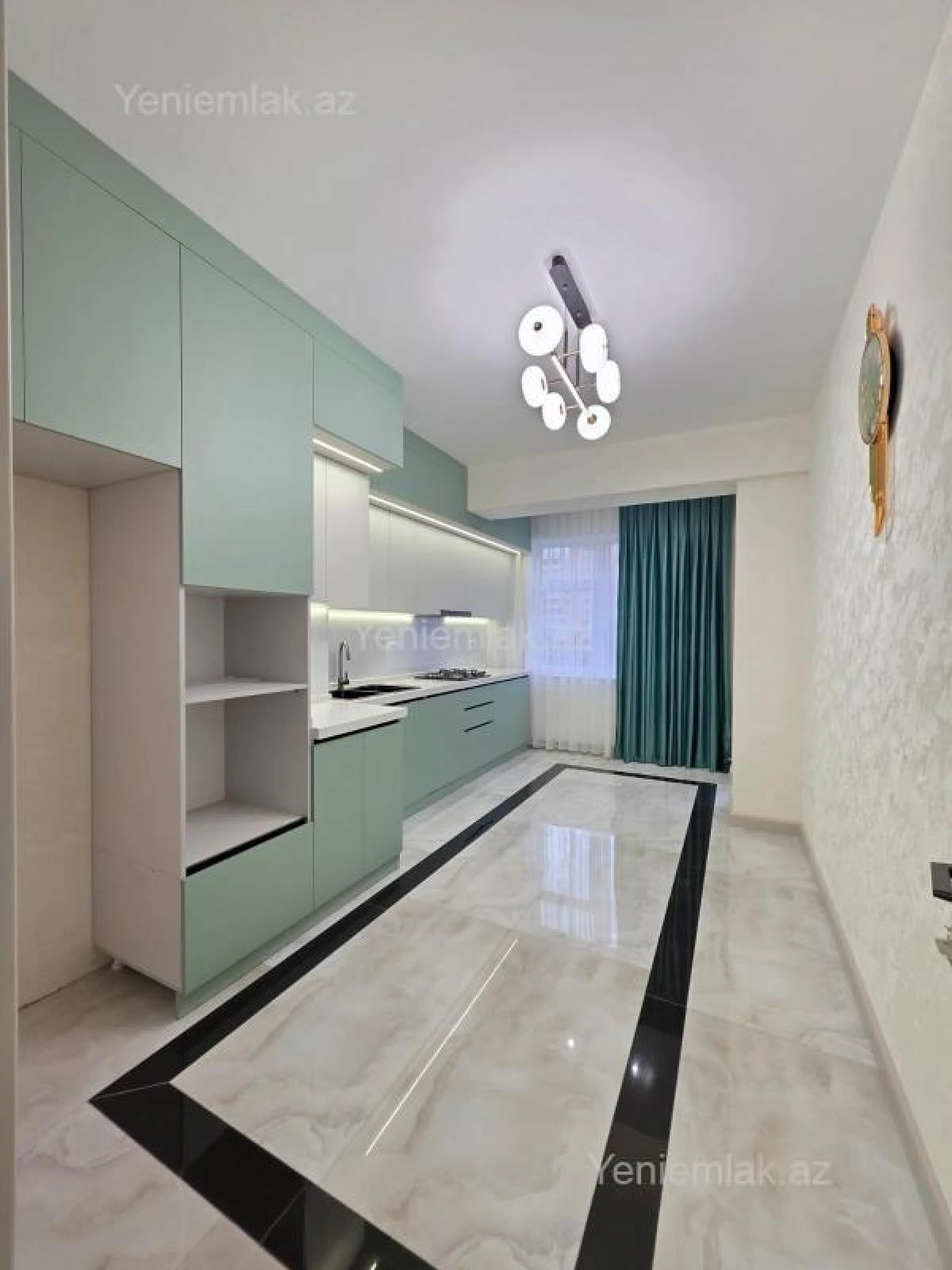 Satılır 3 otaqlı yeni tikili 128 m²