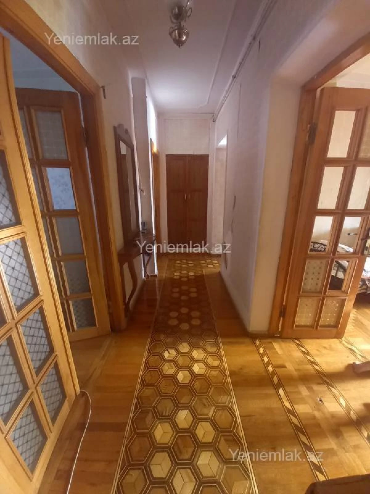 Satılır 3 otaqlı köhnə tikili 90 m²