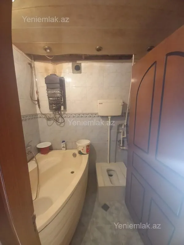 Satılır 3 otaqlı köhnə tikili 90 m²