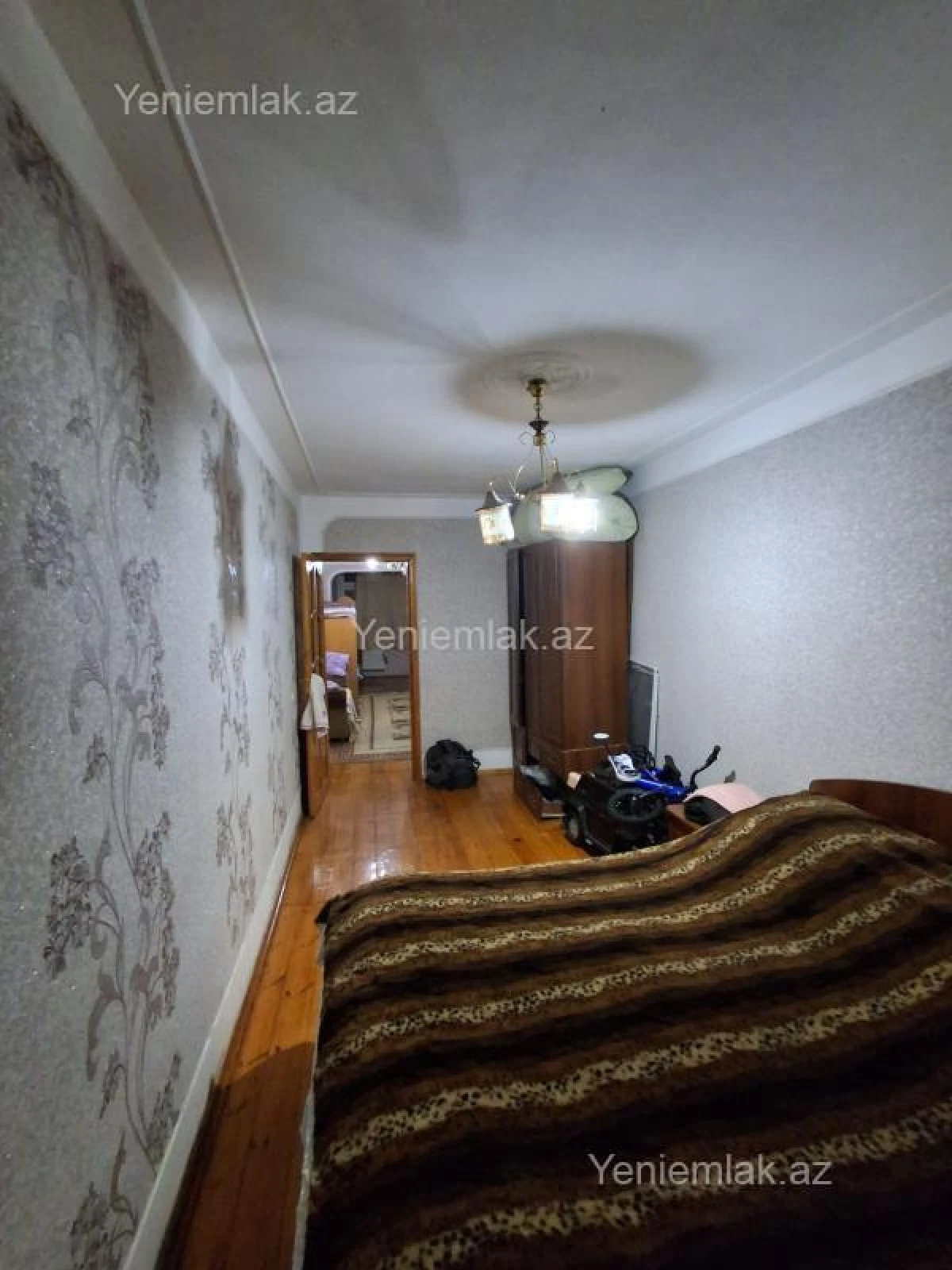 Satılır 2 otaqlı köhnə tikili 52 m²