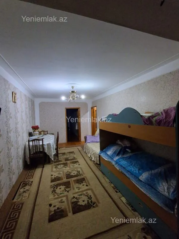 Satılır 2 otaqlı köhnə tikili 52 m²