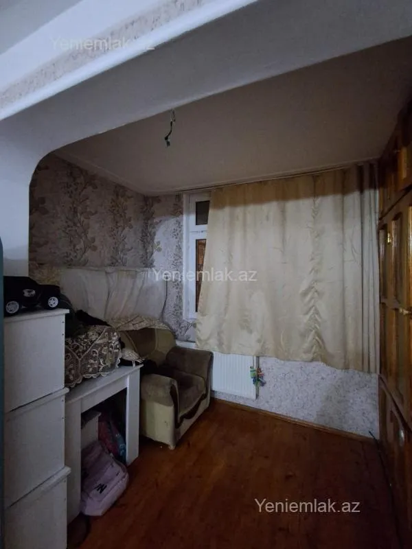 Satılır 2 otaqlı köhnə tikili 52 m²