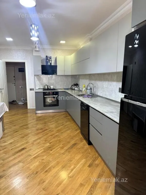 Satılır 3 otaqlı yeni tikili 127 m²