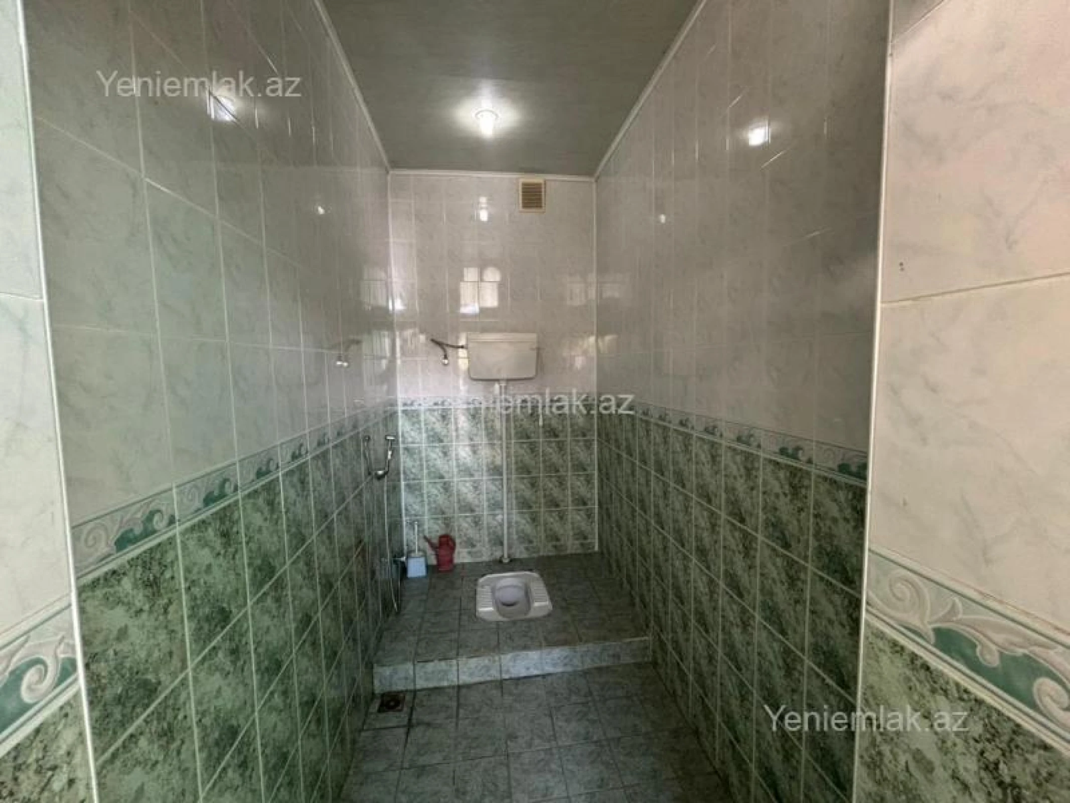 Satılır 10 otaqlı həyət evi 550 m²