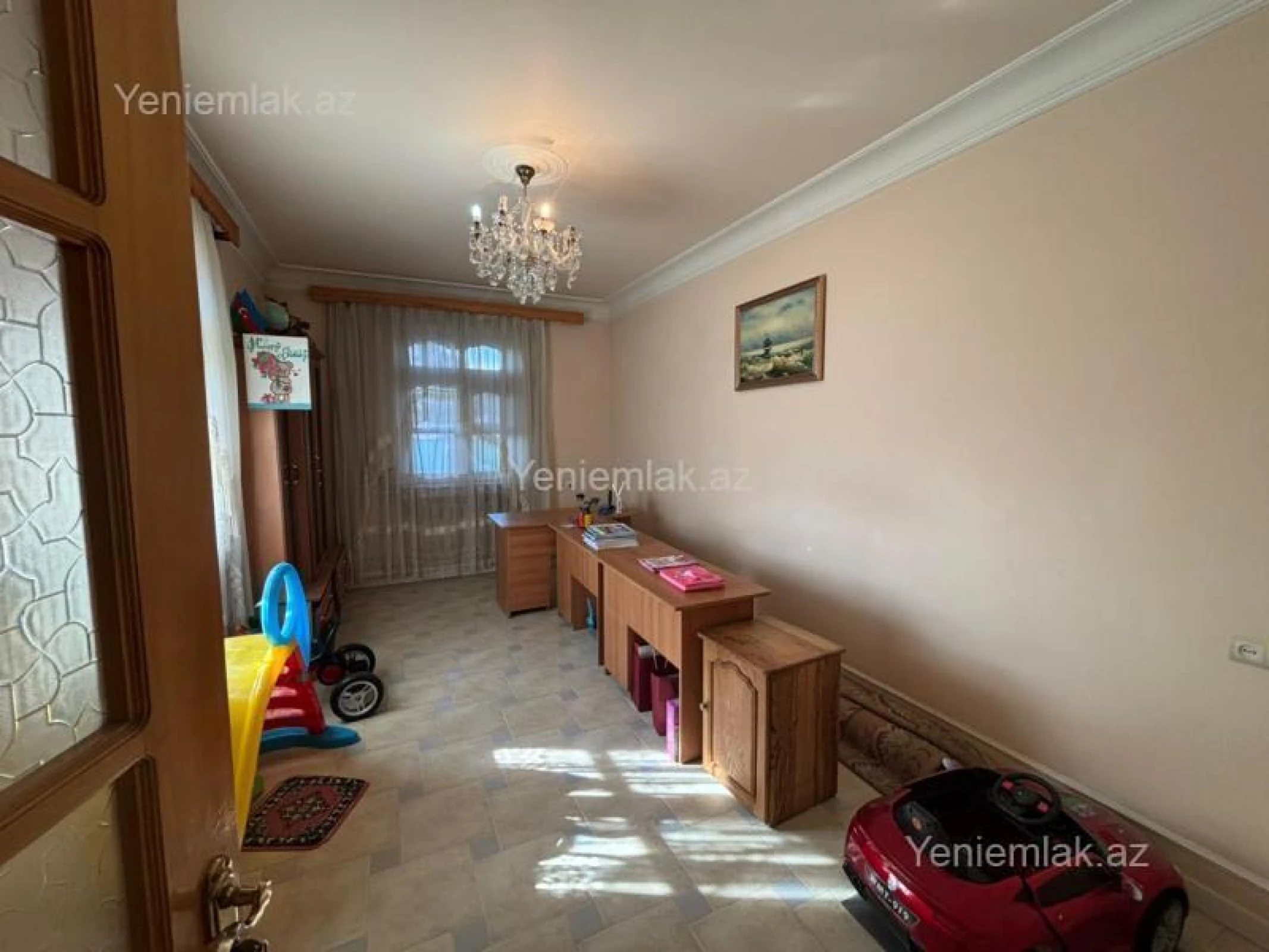 Satılır 10 otaqlı həyət evi 550 m²