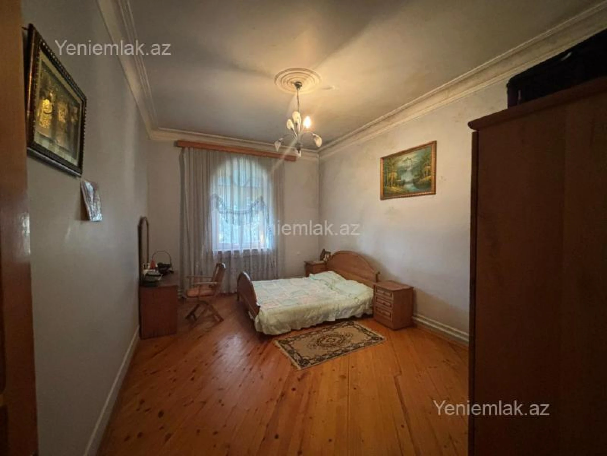 Satılır 10 otaqlı həyət evi 550 m²