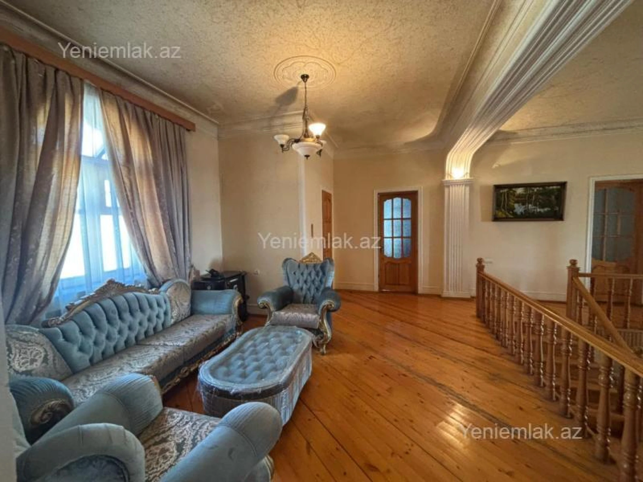 Satılır 10 otaqlı həyət evi 550 m²