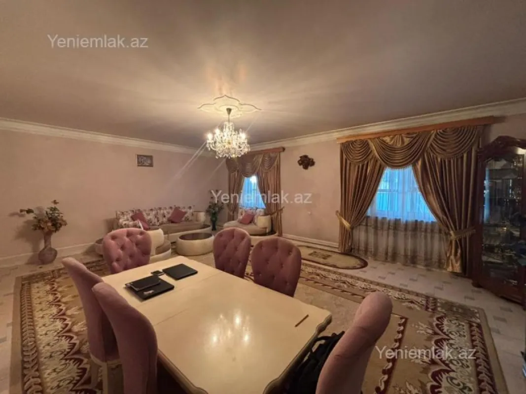 Satılır 10 otaqlı həyət evi 550 m²