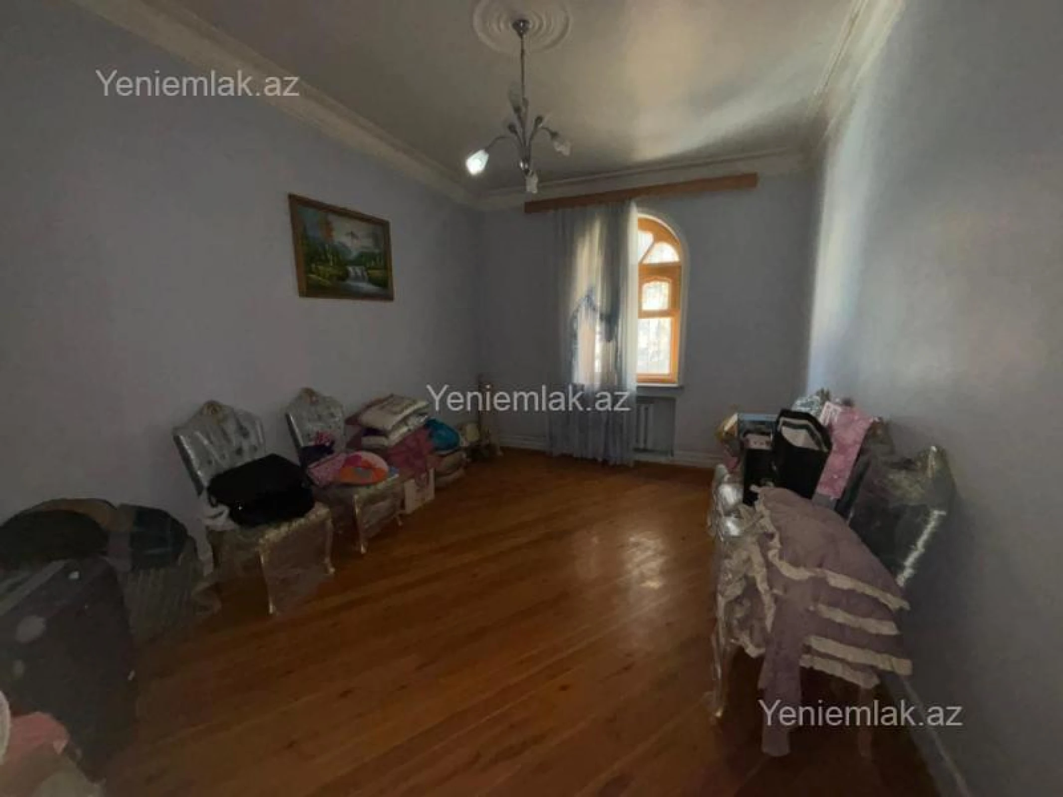 Satılır 10 otaqlı həyət evi 550 m²