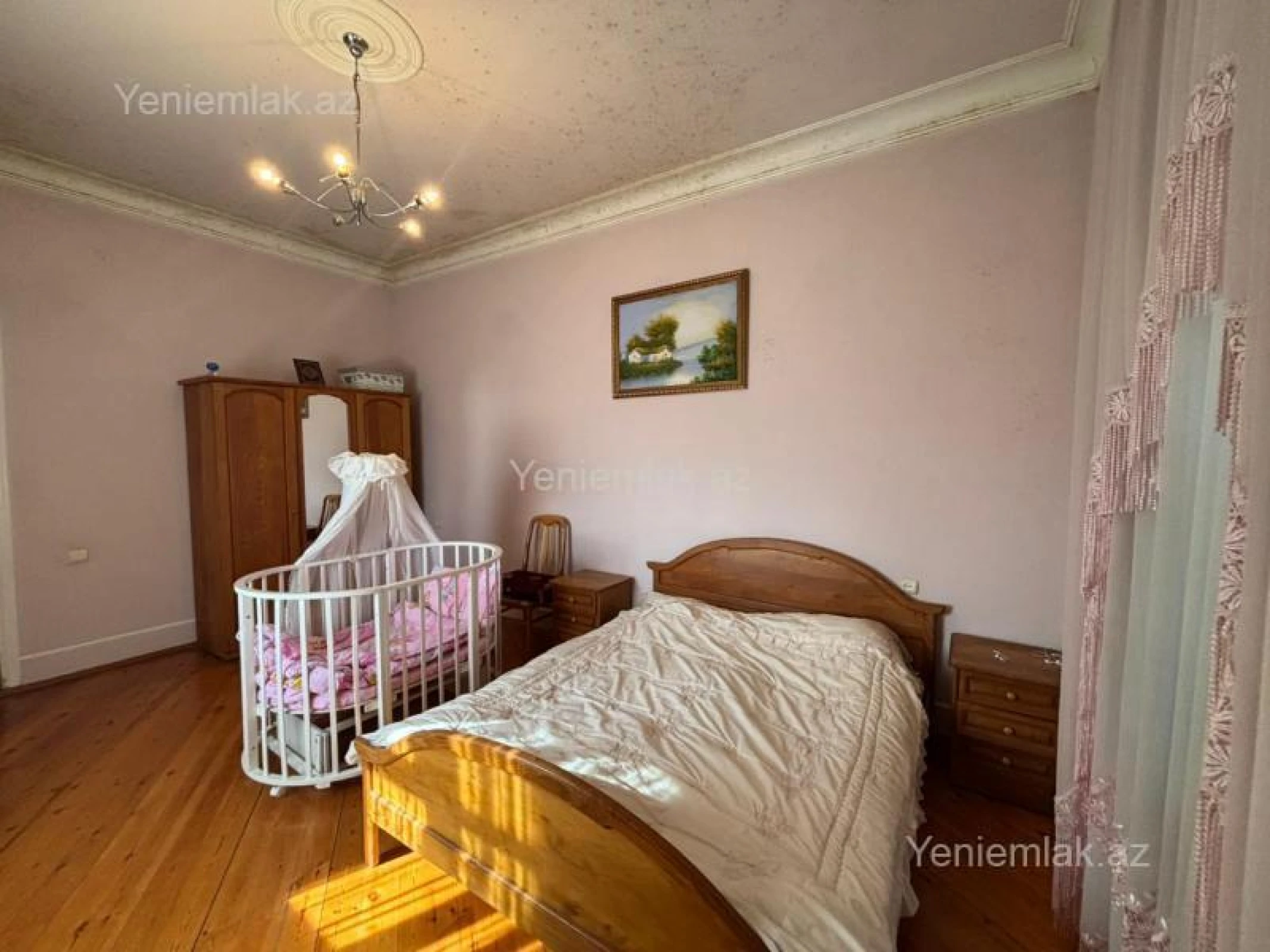 Satılır 10 otaqlı həyət evi 550 m²