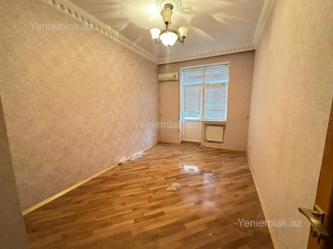 Satılır 4 otaqlı yeni tikili 120 m²