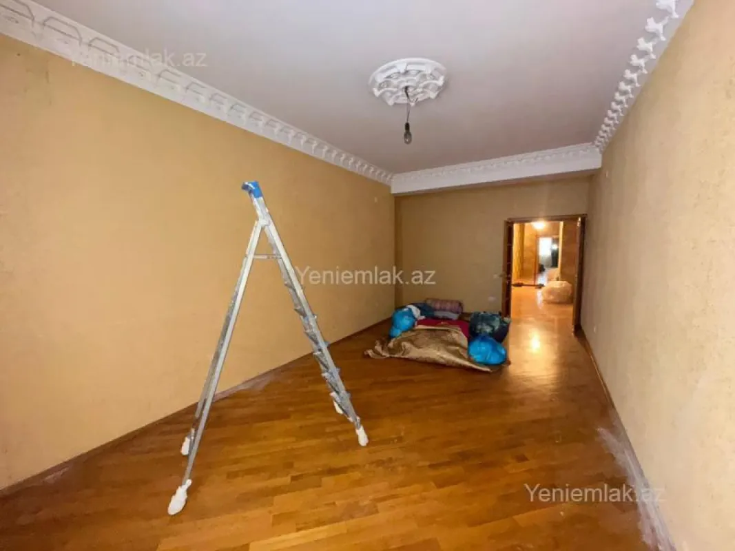 Satılır 4 otaqlı yeni tikili 120 m²