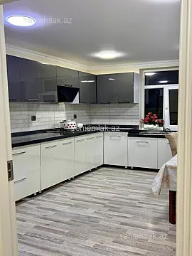 Satılır 5 otaqlı həyət evi 220 m²