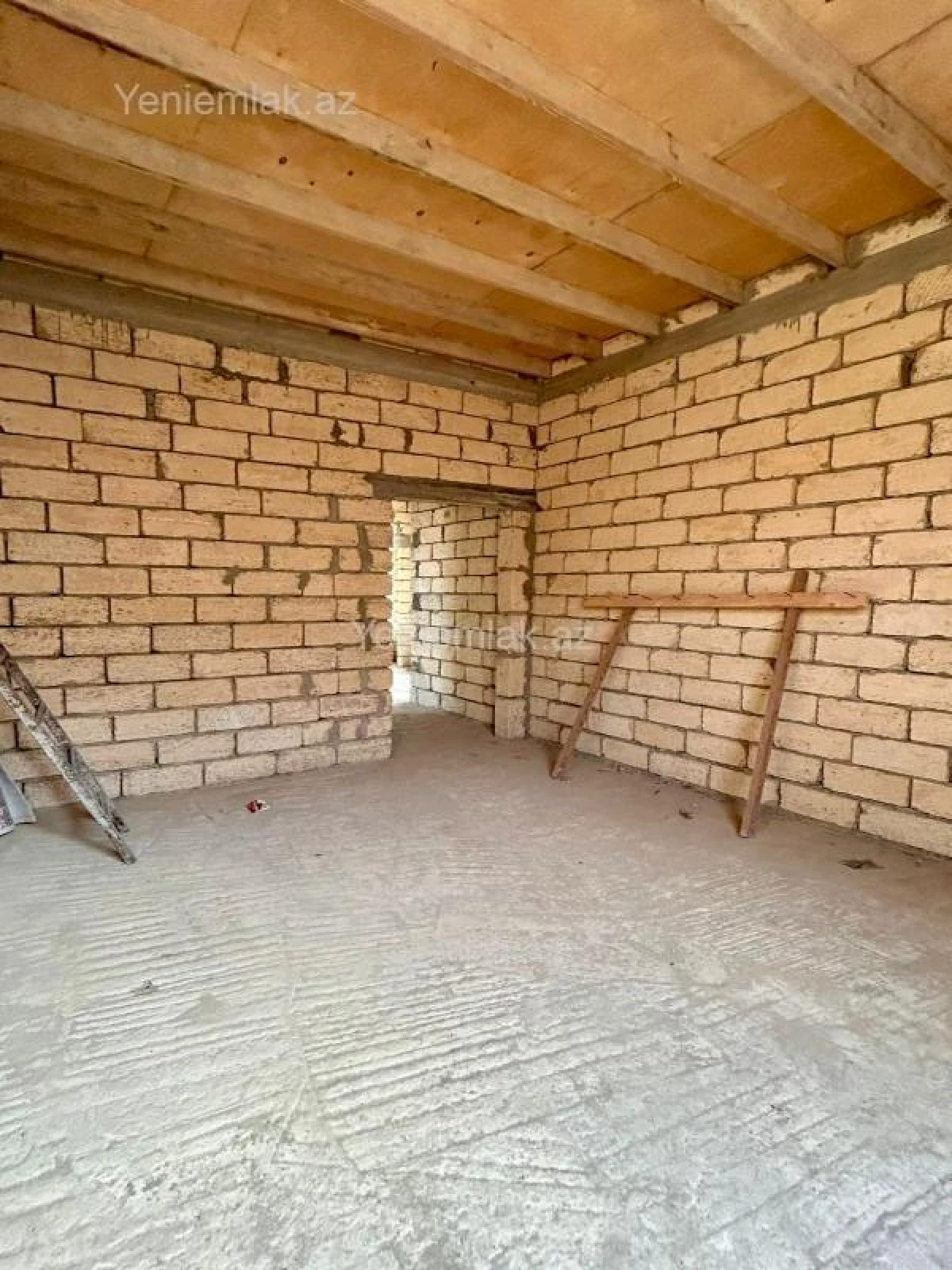 Satılır 5 otaqlı həyət evi 220 m²