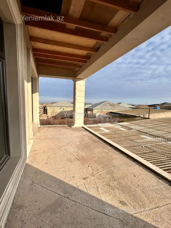 Satılır 5 otaqlı həyət evi 220 m²