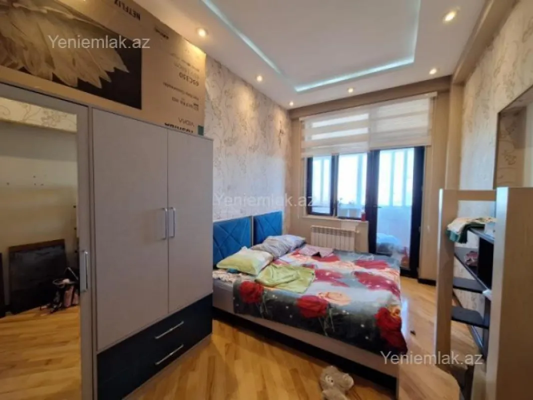 Satılır 3 otaqlı yeni tikili 100 m²