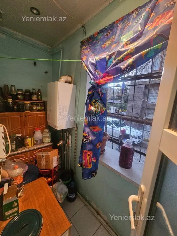 Satılır 1 otaqlı köhnə tikili 60 m²