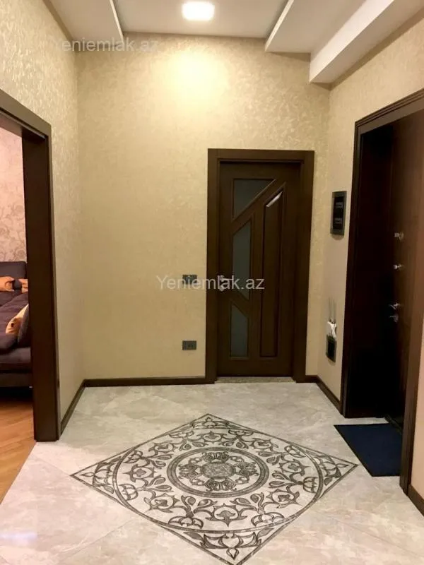 Satılır 3 otaqlı yeni tikili 120 m²