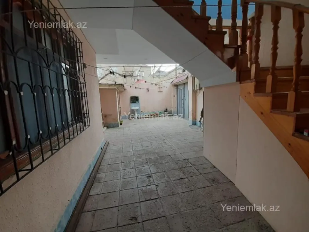 Satılır 6 otaqlı həyət evi 160 m²