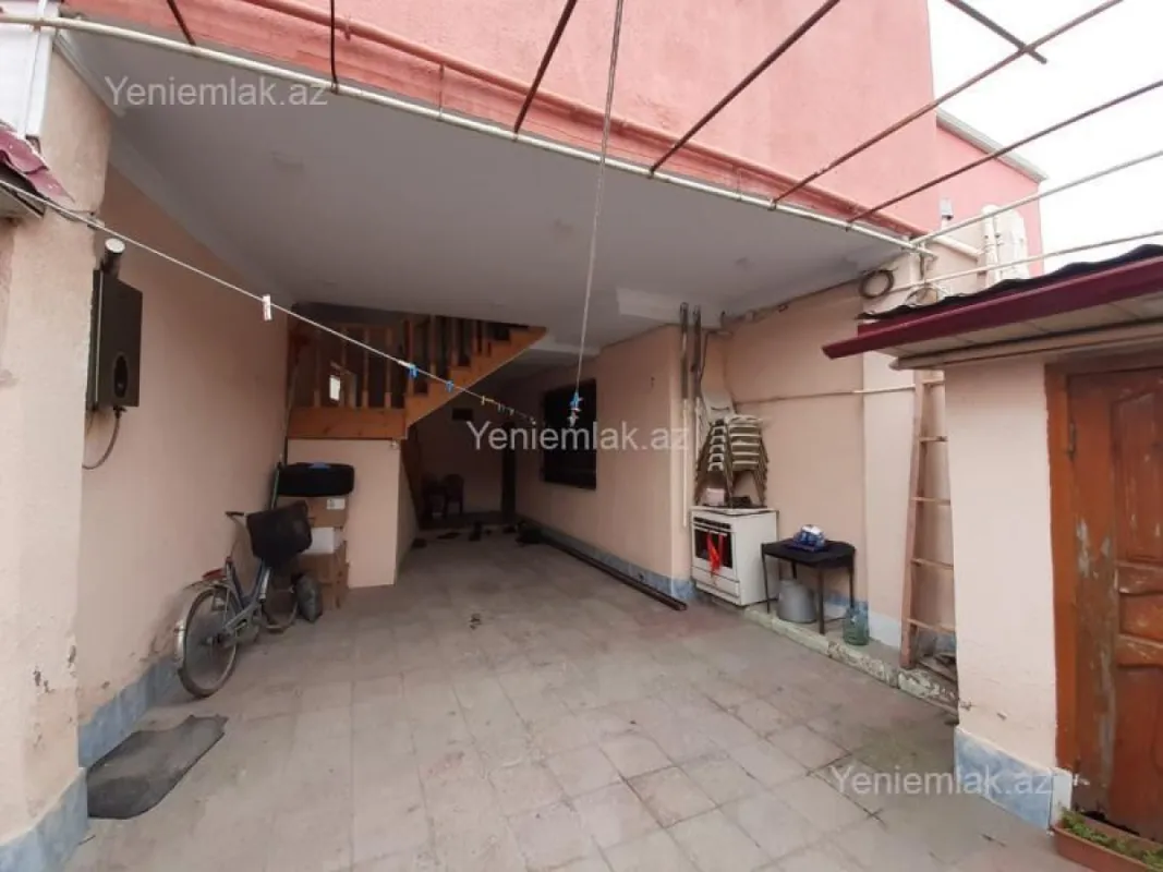 Satılır 6 otaqlı həyət evi 160 m²