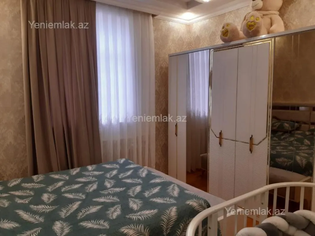 Satılır 6 otaqlı həyət evi 160 m²