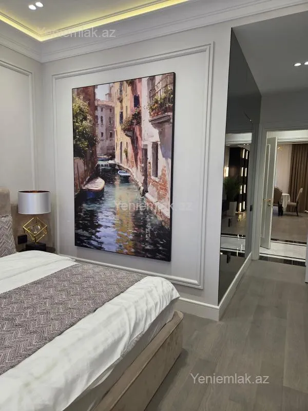 Satılır 4 otaqlı yeni tikili 140 m²