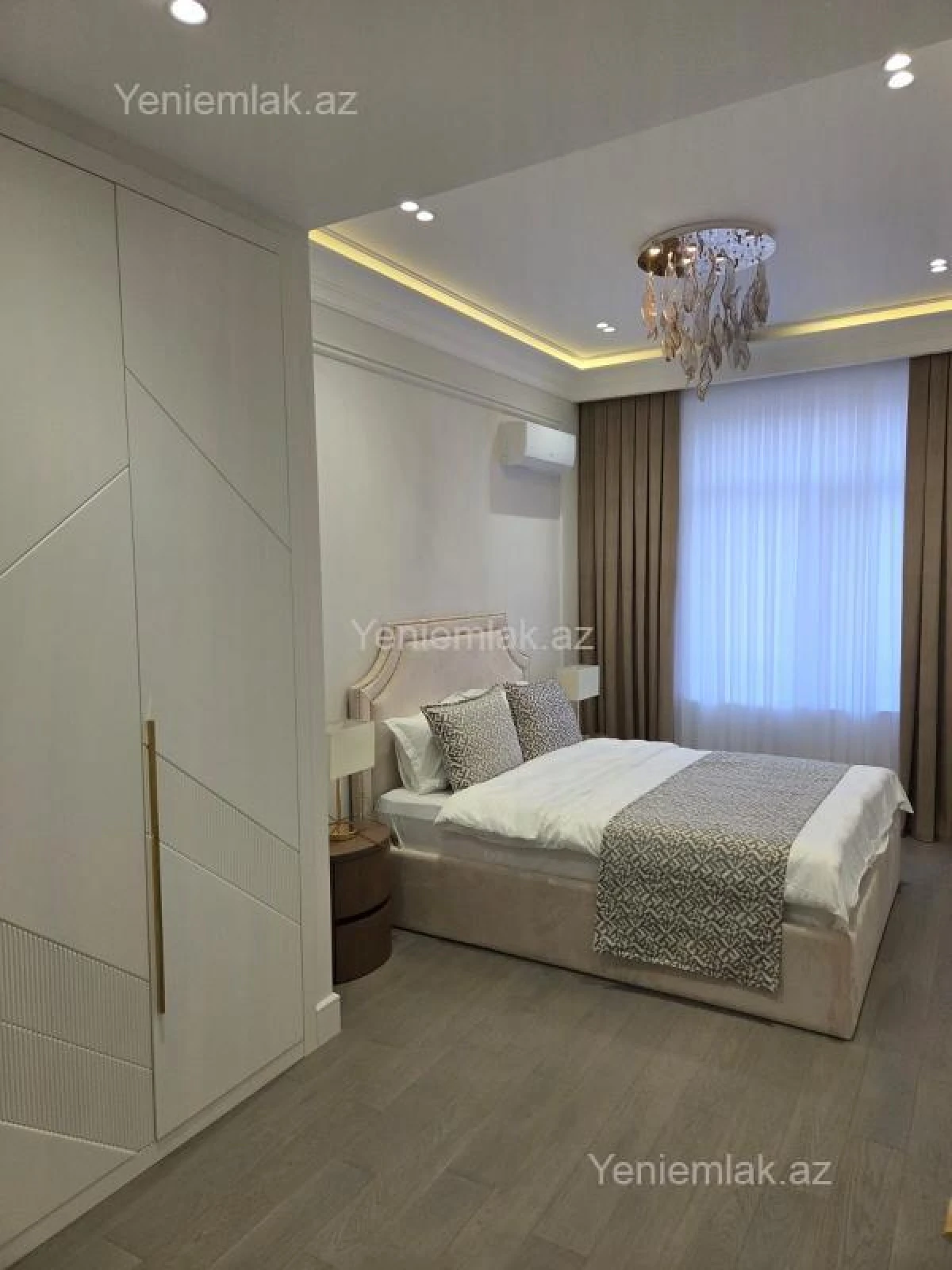 Satılır 4 otaqlı yeni tikili 140 m²