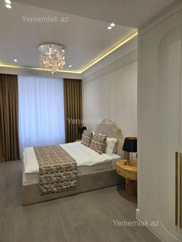 Satılır 4 otaqlı yeni tikili 140 m²