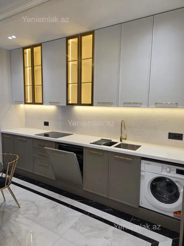 Satılır 4 otaqlı yeni tikili 140 m²