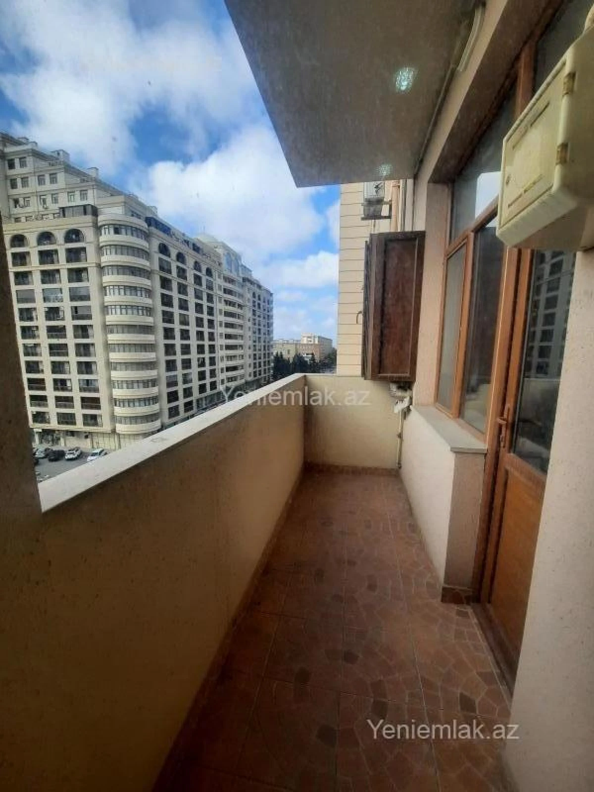 Satılır 2 otaqlı yeni tikili 101 m²