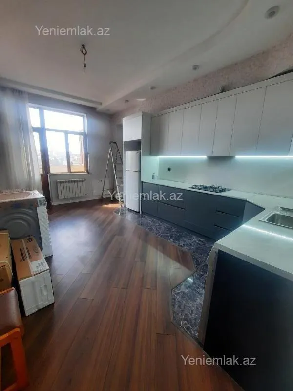 Satılır 2 otaqlı yeni tikili 101 m²