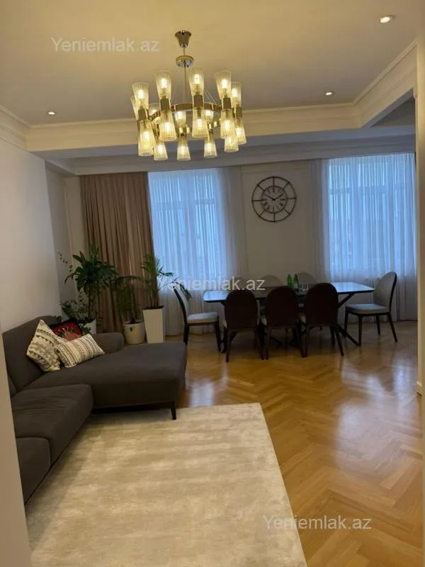 Satılır 3 otaqlı yeni tikili 110 m²