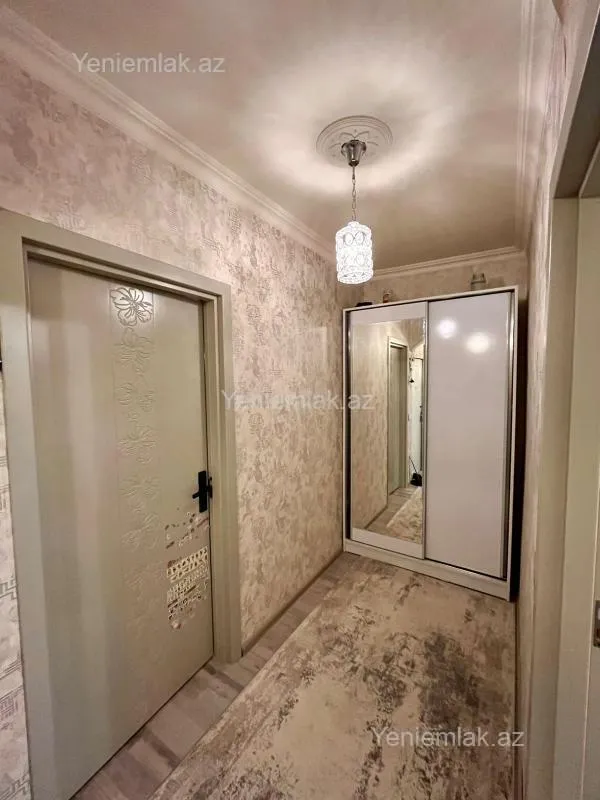 Satılır 2 otaqlı köhnə tikili 65 m²